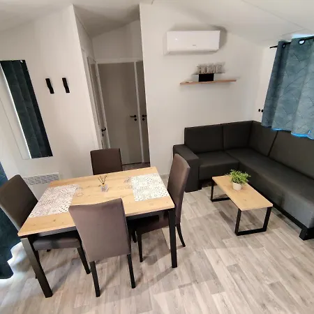 2 Grands Bungalows 3 Ou 4Ch - 2 A 10 Places - Mh732 Ou Mh828 Proche Ocean Gastes