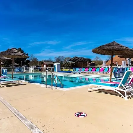 2 Grands Bungalows 3 Ou 4Ch - 2 A 10 Places - Mh732 Ou Mh828 Proche Ocean Campsite