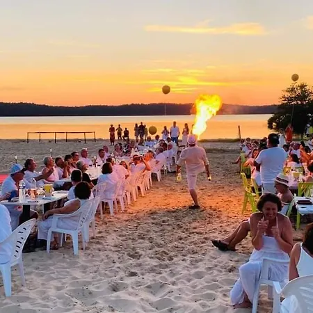 2 Grands Bungalows 3 Ou 4Ch - 2 A 10 Places - Mh732 Ou Mh828 Proche Ocean Campsite 4*