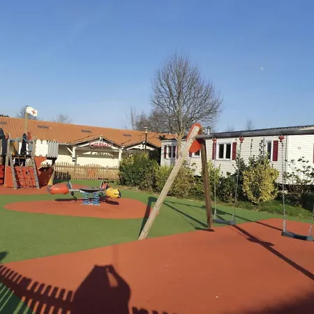 2 Grands Bungalows 3 Ou 4Ch - 2 A 10 Places - Mh732 Ou Mh828 Proche Ocean Campsite Gastes