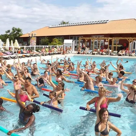 Campsite 2 Grands Bungalows 3 Ou 4Ch - 2 A 10 Places - Mh732 Ou Mh828 Proche Ocean