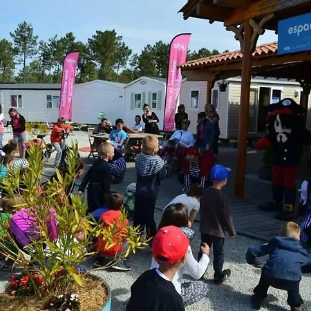 2 Grands Bungalows 3 Ou 4Ch - 2 A 10 Places - Mh732 Ou Mh828 Proche Ocean Campsite 4*