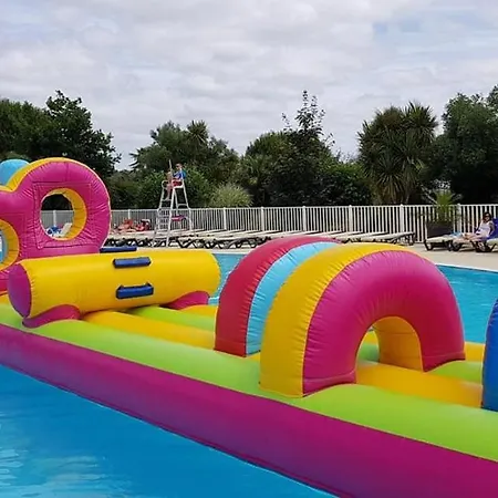 2 Grands Bungalows 3 Ou 4Ch - 2 A 10 Places - Mh732 Ou Mh828 Proche Ocean Campsite Gastes